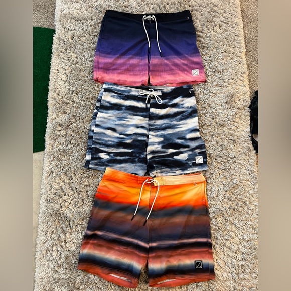 Men’s American Eagle Swim Trunk Bundle - Picture 1 of 1